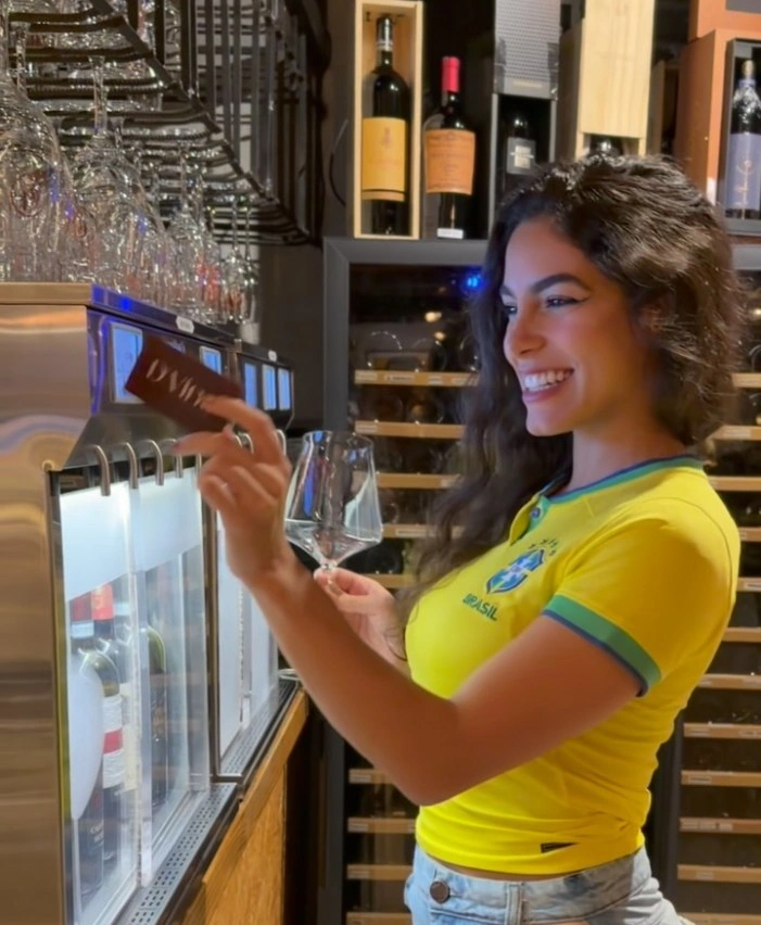 Experiência de vinhos em taça na D’Vino
